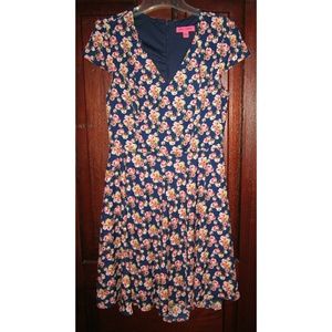 Betsey Johnson 8 Dress Floral Print Roses Flare